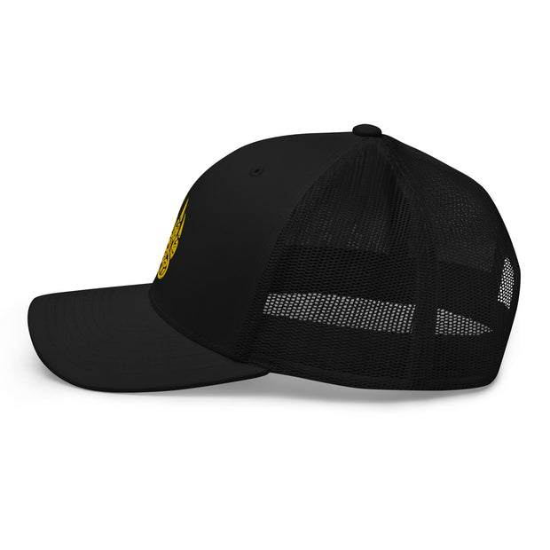 Celtic Bear Claw Gold, Retro Trucker, Black