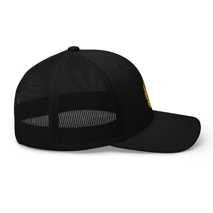 Celtic Bear Claw Gold, Retro Trucker, Black